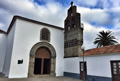 202407_26_plaza-del-convento-en-hermigua