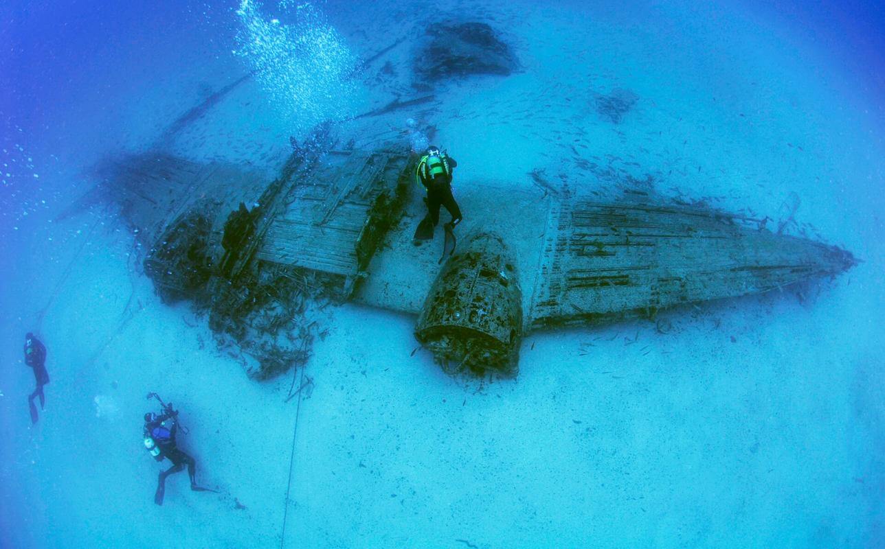 Bucear en el pecio del Douglas DC-3 de Playa de Vargas, en Gran Canaria