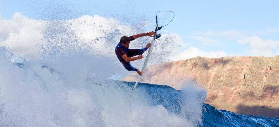 Surfing på venstrebølgen i San Juan + Surfesteder på Lanzarote  