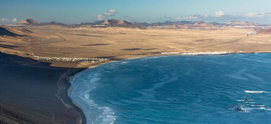 Kitesurfing på Famara-stranden + Kitesurfingsteder på Lanzarote 